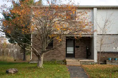 Units are newly renovated with brand new washers and dryers. The property is on a major bus route. T...