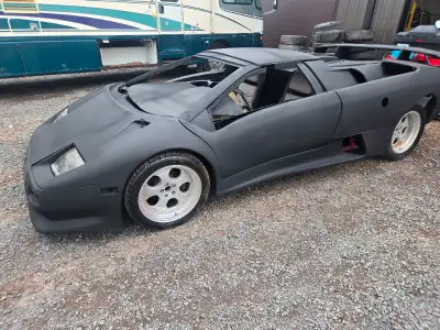 Lamborghini Diablo kit Tube chassis A1 racing suspension Factory Lambo wheels seats and axles 4 whee...