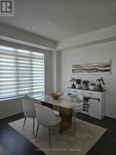 LUXURIOUS 4 (3+1)Br 3 Wr End unit Freehold Townhouse feels like Semi-Detached Home On A PREMIUM * 29...