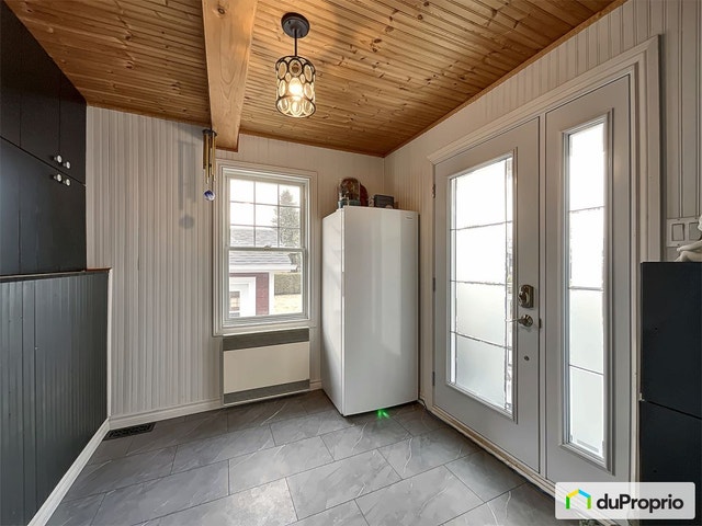 $449,999 - Bungalow for sale in St-Germain-De-Grantham — photo 2