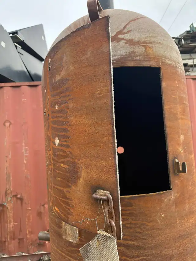 Heavy-Duty 7.5 Ft Steel Garbage Incinerator Burner 2504222 in Other in Grande Prairie - Image 4