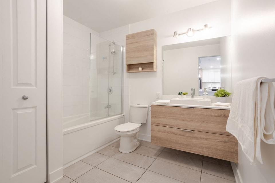 3 1/2,1,chambre, a louer, for rent,  St-Leonard, imm. neuf 5