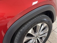 Compared with many midsize luxury SUVs, the 2020 Mercedes-Benz GLE 450 stands out by pairing refinem... (image 9)