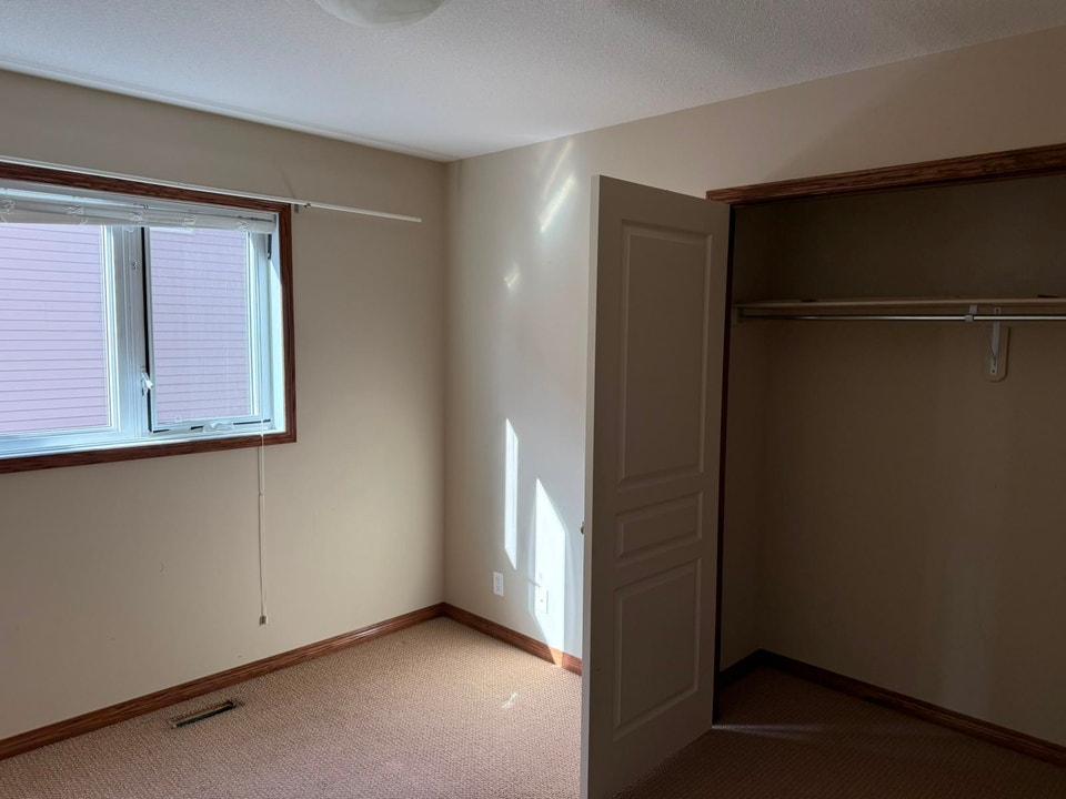 4 Bedrooms 3 bathroom House With Mother-In-Law Suite 5