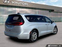 The advertised vehicle price is based on a promotional finance offer. Customers who purchase the veh... (image 4)
