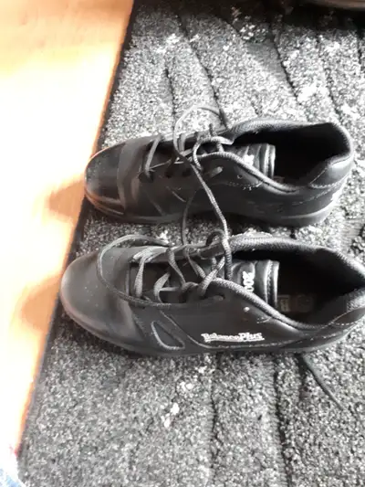 Womens curling shoes size 7