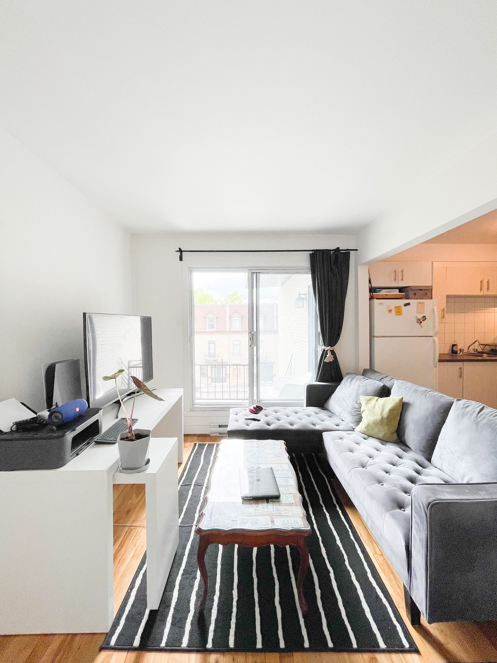 2436 rue Ste-Catherine Est — photo 2