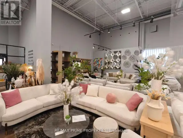 5701 STEELES AVENUE W Toronto (Humber Summit), Ontario in Commercial & Office Space for Rent in Markham / York Region - Image 7