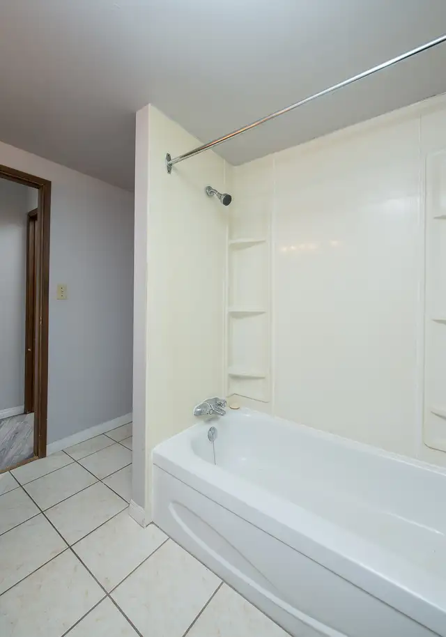 Carlton Court - 1 BED ROOM Apartment for Rent in Long Term Rentals in Edmonton - Image 21