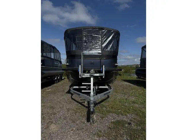 2023 Legend V-Series Aqua Tower Sport Pro w/ full enclosure, 115 in Powerboats & Motorboats in New Glasgow - Image 3