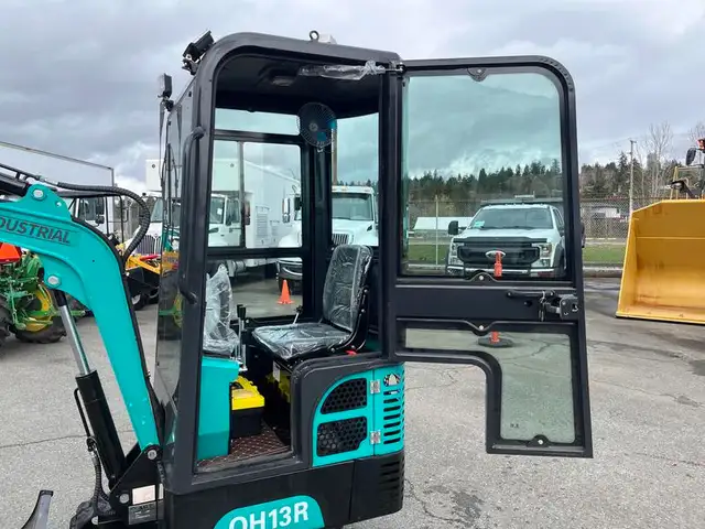 2024 agt Industrial Green QH13R Mini Excavator 420CC Gas Engine  in Heavy Equipment in Richmond - Image 26