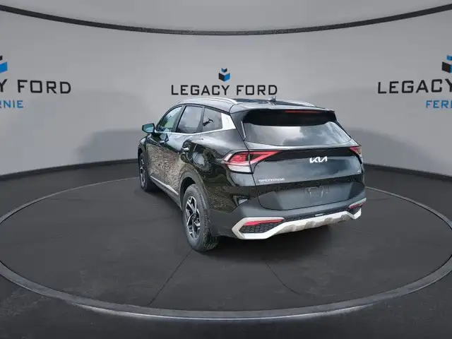 2023 Kia Sportage LX AWD 2.5L 4cyl, All Wheel Drive in Cars & Trucks in Cranbrook - Image 7