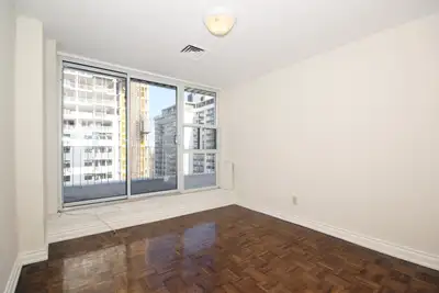 3 Bedroom 2 level Penthouse @ Yonge & Davisville, View more