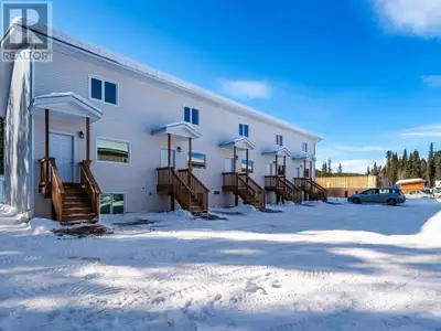GREENBELT/END UNIT AND WALK OUT BASEMENT!!! Welcome to unit 134-18 Azure Road in Crestview. This val...