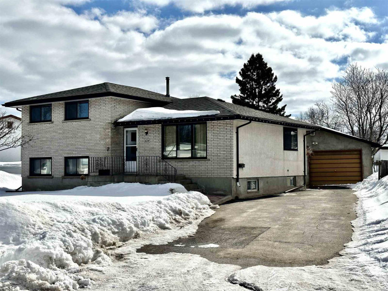 624 Mohawk Crescent Thunder Bay, Ontario Houses for Sale Thunder