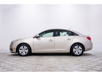 La Chevrolet Cruze 2014 est une berline compacte qui se distingue par sa fiabilité, son efficacité é... (image 9)