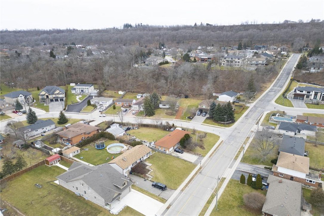 86 MILLEN Road Stoney Creek, Ontario in Houses for Sale in Hamilton - Image 3