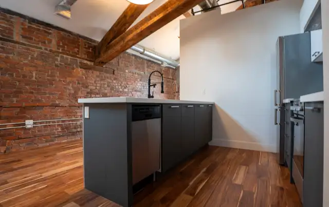Unit 402- 2 Bed 1 Bath Apartment at 85 King Street E62854405093506123
