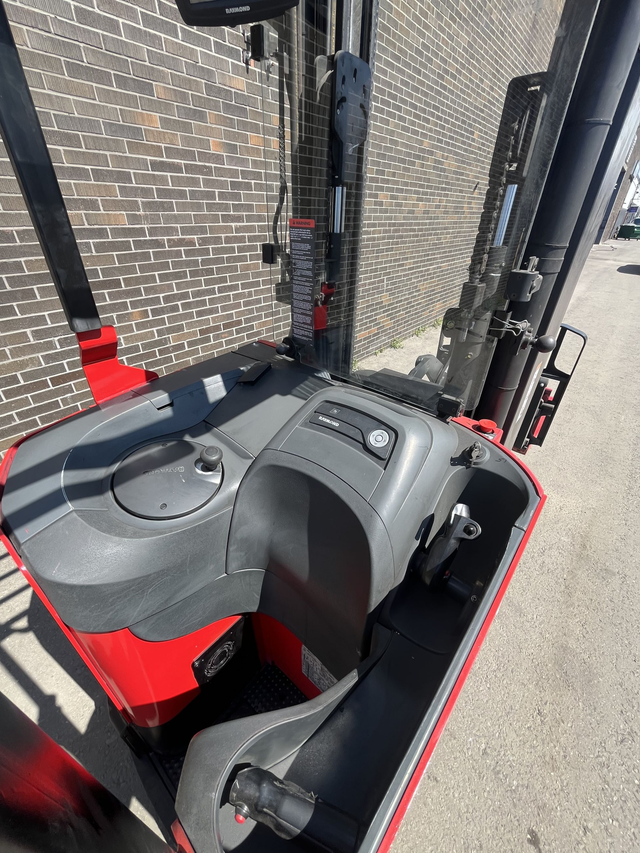 2018 Raymond DOUBLE DEEP REACH 3200LB cap side-shift charger Inc in Heavy Equipment in Mississauga / Peel Region - Image 5