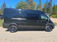 2022 ram promaster 3500 noir 2 portes de coté très rare gps cruise adaptatif banc chauffant vitres é... (image 1)