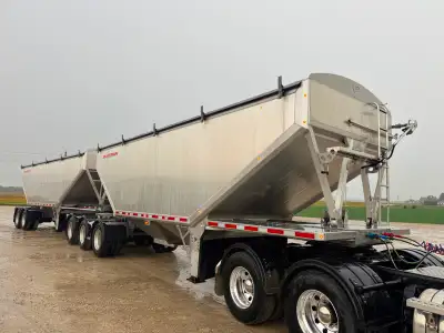 2024 Platinum Super B Grain Hopper Trailers, Michel's black electric tarps, Extra light package, ask...