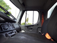 Ryder Stock ID: 793084 Transmission Type/Speed: AUTO 5 Engine: DIESEL B6.7 '17 280/2400 Horse Power:... (image 8)