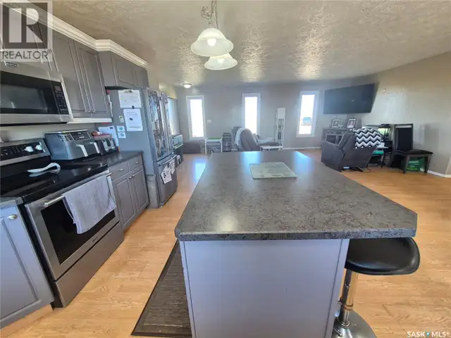 Highway 13 Acreage near Glasnevin Key West Rm No. 70, Saskatchew in Houses for Sale in Regina - Image 9