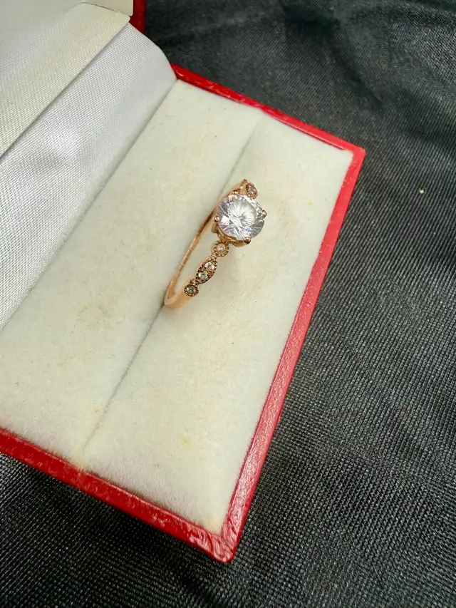 Women's 14K Rose Gold Ring with Cubic Zirconia~Size 7 in Jewellery & Watches in Hamilton - Image 2