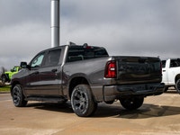 Welcome to Barrie Dodge Chrysler Jeep. 3.6L V-6 engine for powerful performance - 4x4 drivetrain for... (image 5)