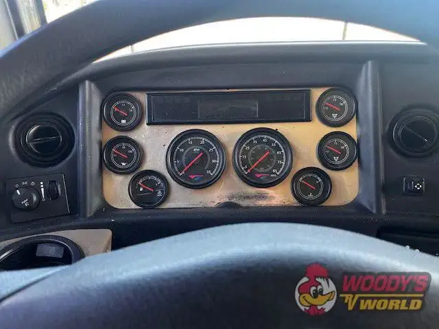 2015 FLEETWOOD EXCURSION 33D in RVs & Motorhomes in Red Deer - Image 10