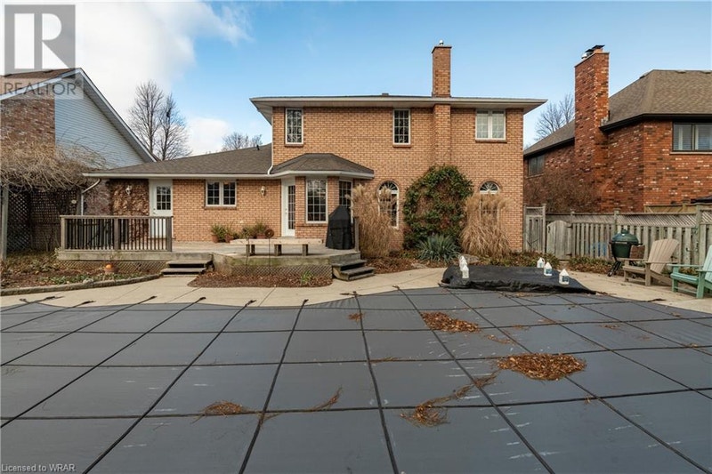 592 STONEBURY Crescent Waterloo, Ontario Houses for Sale Kitchener