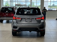 PANORAMIC ROOF, BLIND SPOT MONITOR, HEATED STEERING WHEEL, LED HEADLIGHTS, BACK-UP CAMERA Keenly des... (image 4)