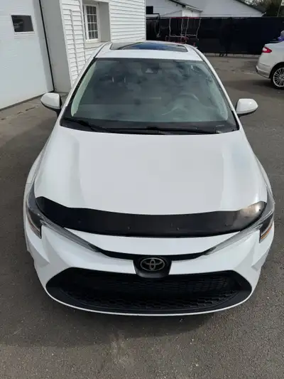 The 2020 Toyota Corolla LE CVT Automatic is a top-of-the-line sedan that guarantees a smooth and eff...