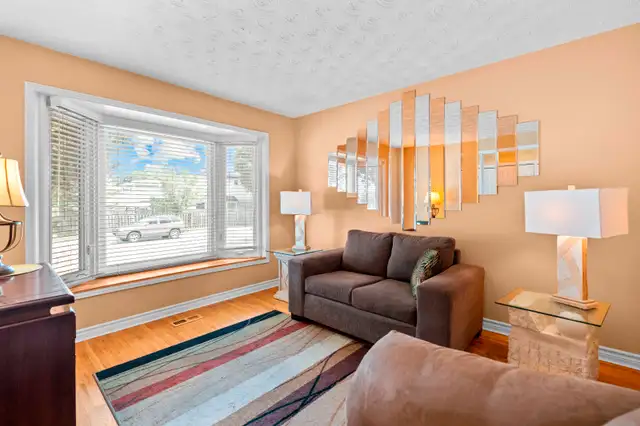 64 Abbot Dr - FOR SALE63251763086339122
