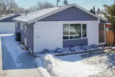 Excellent choice for a family bungalow on quiet Garden City area street. Just minutes from all level...