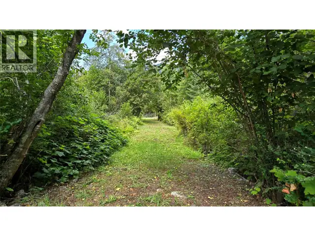 6 Highway Lot# B Crescent Valley, British Columbia in Land for Sale in Nelson - Image 14