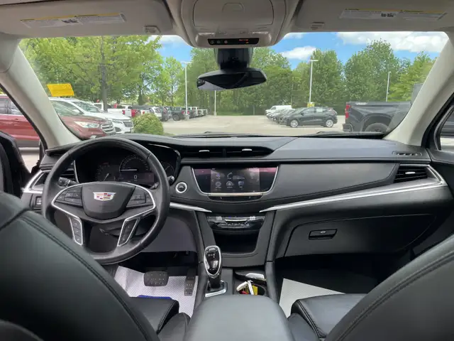 2017 Cadillac XT5 Luxury AWD5864676574580019213