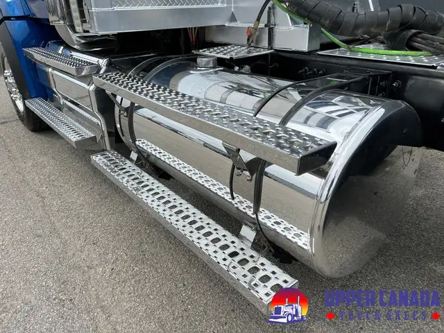 2024 Western Star 49X Tri-Drive in Heavy Trucks in Barrie - Image 10