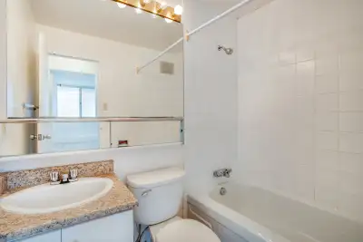 One bedroom $1549 - Centretown Place March 15th with Free early move in or 6 month lease! -570 sq. f...