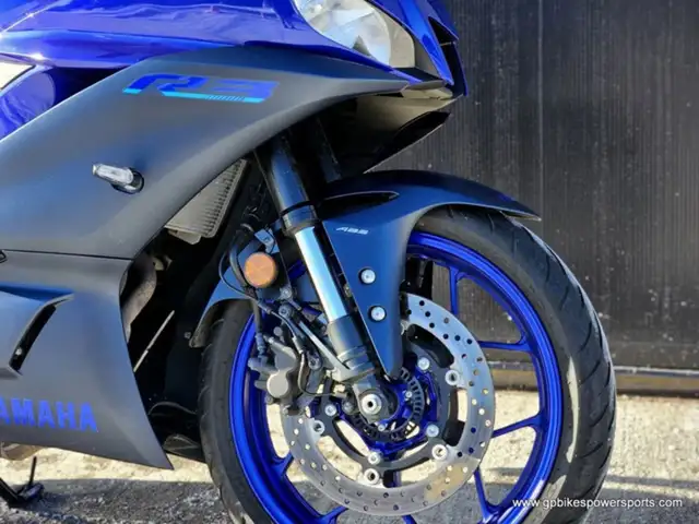 2023 Yamaha YZF-R1 R3 in Sport Bikes in Oshawa / Durham Region - Image 12