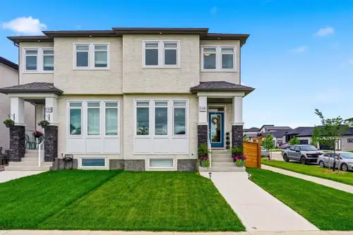 R15//West St Paul/SS 7/28|OH SUN 8/2 2-4pm|Offers as received|see VIDEO!| Magnificent & modern curb...