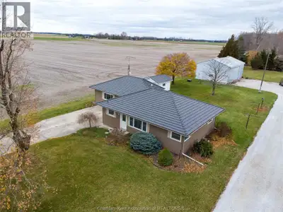 Charming country property sitting on 3/4 of an acre on the outskirts of Thamesville. Enjoy peaceful...