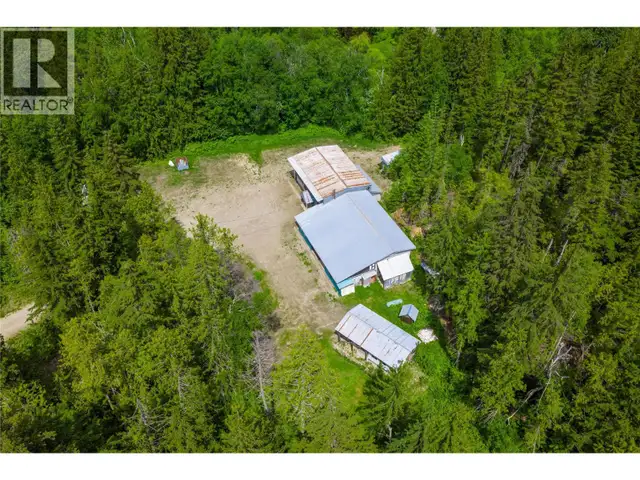 1636 23 Hwy Highway S Revelstoke, British Columbia in Commercial & Office Space for Sale in Revelstoke - Image 7