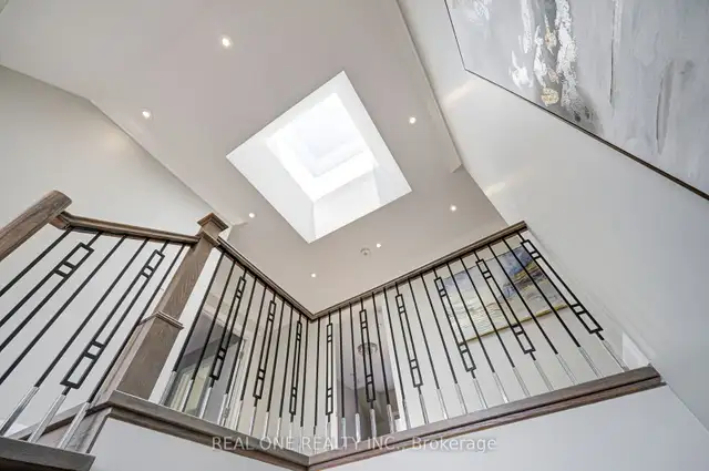 Custom Built Home w Finished Walk Up Bsmt By Sheppard & Bathurst in Houses for Sale in City of Toronto - Image 9