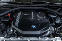 *English below* *Français:* Cette BMW M240i xDrive Coupé 2022 affichant 42 152 km, provenant d'un se... (image 9)