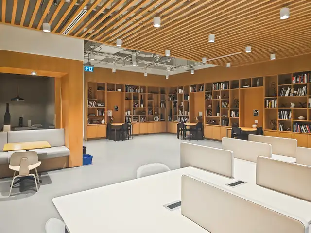 Office space to rent for 10 persons in Spaces Cité Multimédia Mo in Commercial & Office Space for Rent in City of Montréal - Image 18