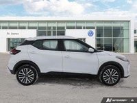 * 8-inch NissanConnect touchscreen, Apple CarPlay, Android Auto, additional front USB Type-C port, A... (image 5)