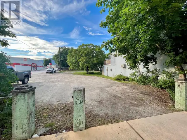 219 Broadway Street W Nakusp, British Columbia in Land for Sale in Nelson - Image 7