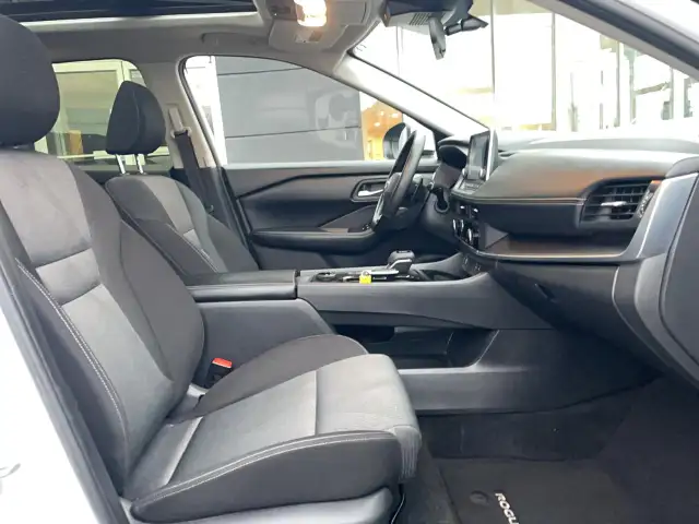 2025 Nissan Rogue AWD SV Moonroof in Cars & Trucks in Delta/Surrey/Langley - Image 13