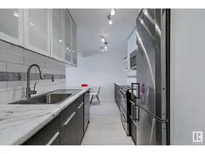 INVESTOR ALERT – TENANT ALREADY IN PLACE! Bright and stylish 1 bedroom, 1 bathroom corner unit in a...